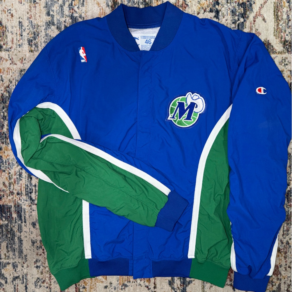 Vintage Dallas Mavericks Blue and Green windbreaker